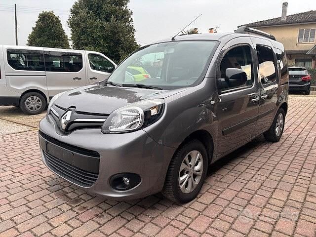 Usata Renault Kangoo 115 CV (84 kW) 2017 Grigio Monovolume
