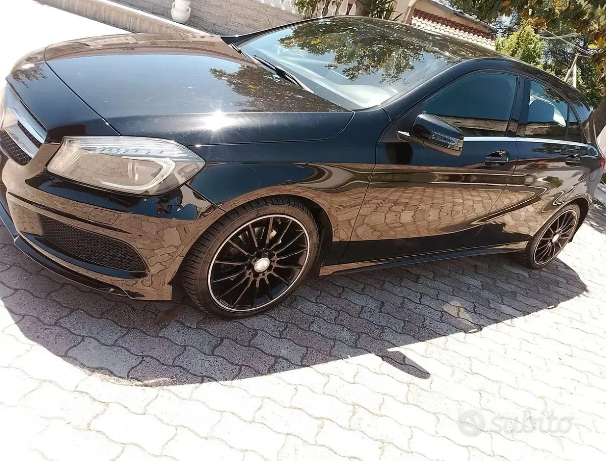 Usata Mercedes A200 AMG 136 CV (100 kW) 2015 Nero Utilitaria