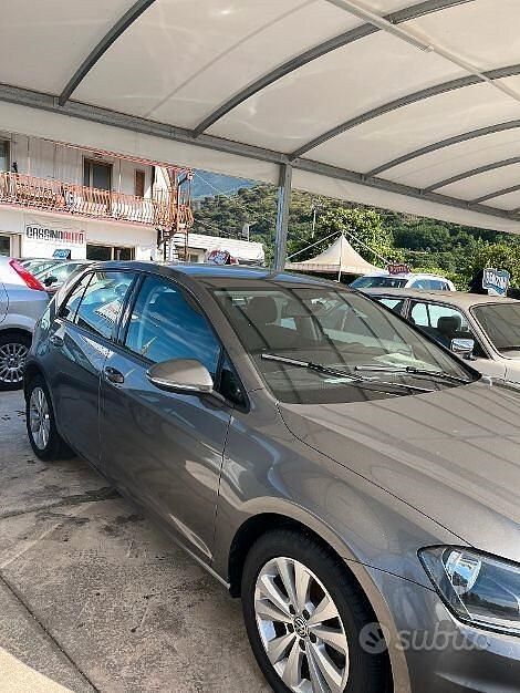 Usata VW Golf VII Comfortline 104 CV (76 kW) 2014 Marrone Berlina