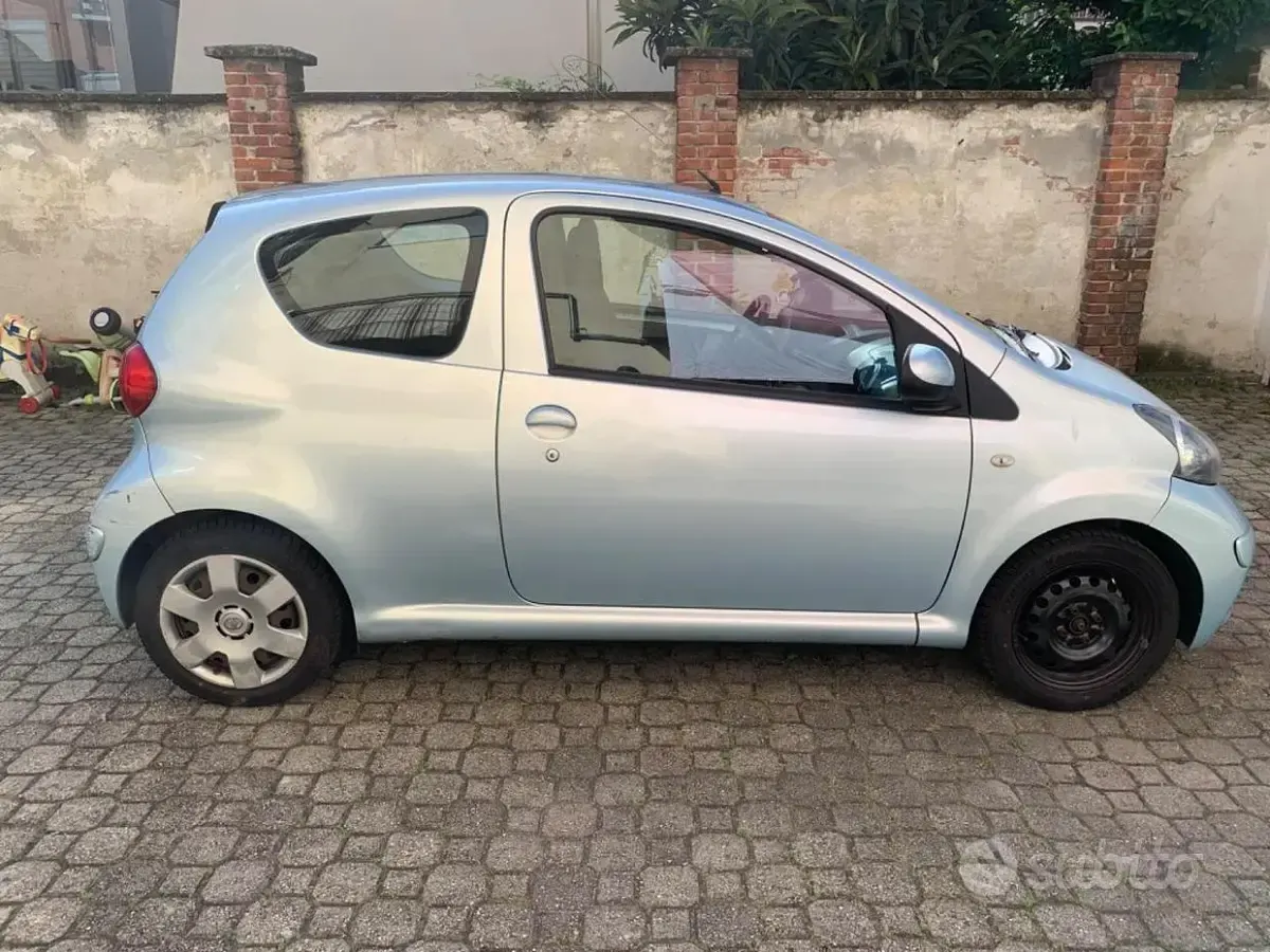 Usata Toyota Aygo 68 CV (50 kW) 2006 Utilitaria