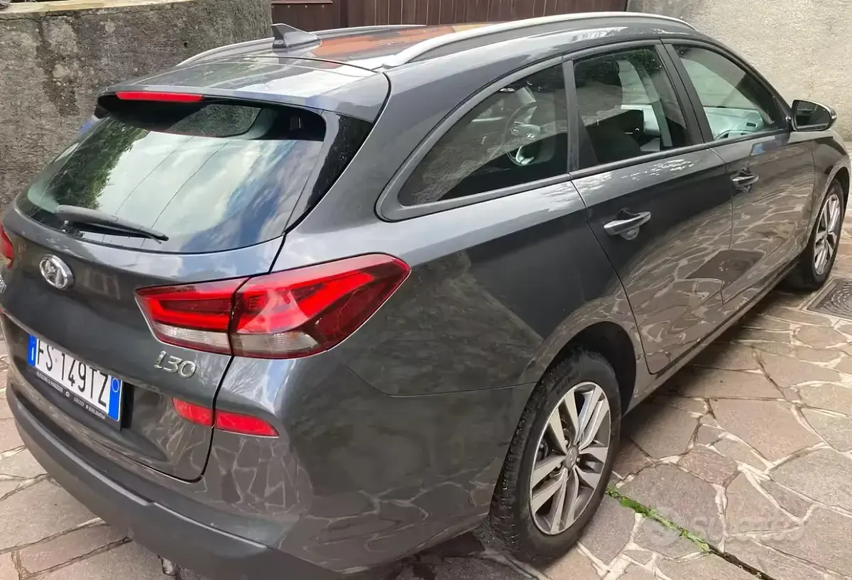 Usata Hyundai i30 110 CV (80 kW) 2018 Grigio Station wagon