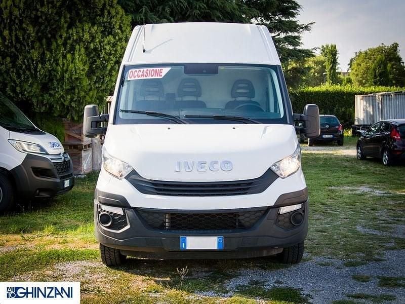 Usata Iveco Daily 136 CV (100 kW) 2019 Bianco gelato Furgone