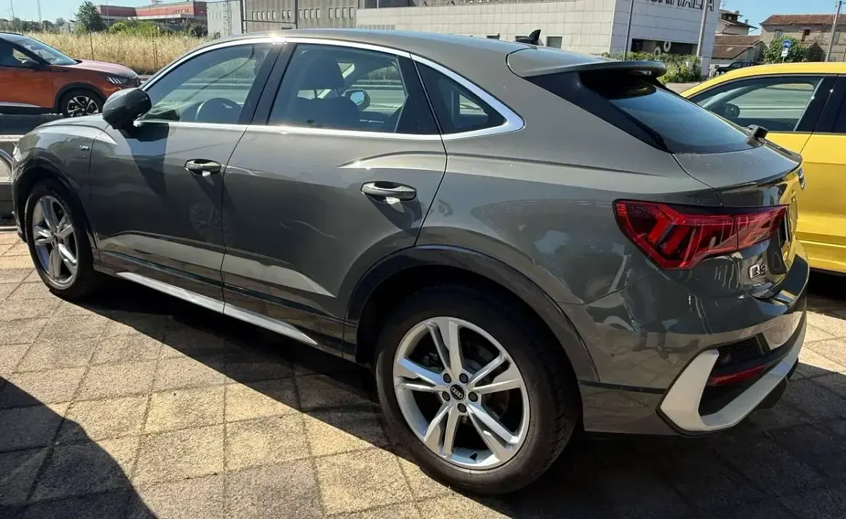 Usata Audi Q3 Sportback S-Line 200 CV (147 kW) 2020 Grigio SUV
