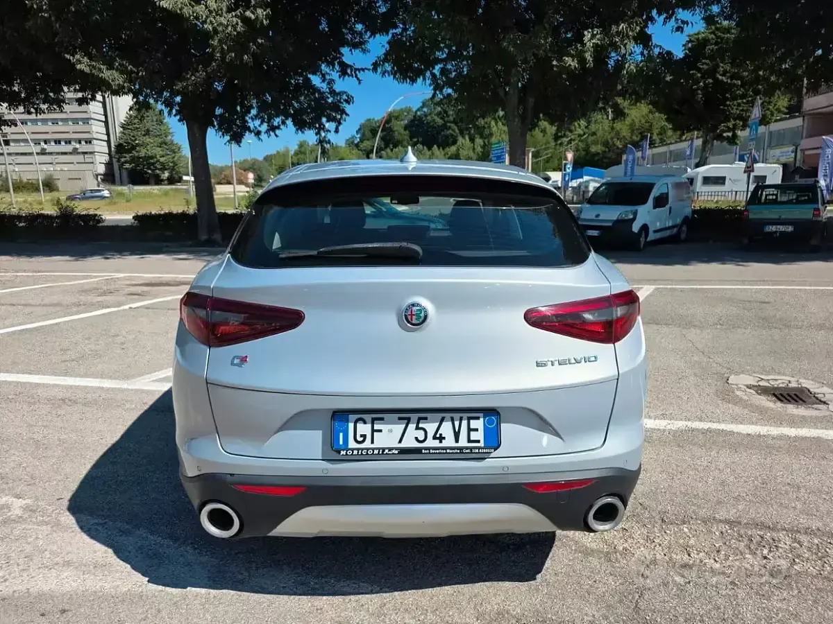 Usata Alfa Romeo Stelvio 190 CV (139 kW) 2021 Grigio SUV