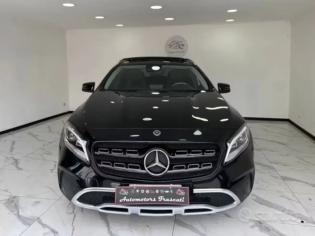 Usata Mercedes GLA200 Premium 136 CV (100 kW) 2017 Nero SUV