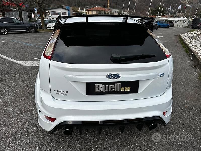 Usata Ford Focus RS 305 CV (224 kW) 2009 Bianco Berlina