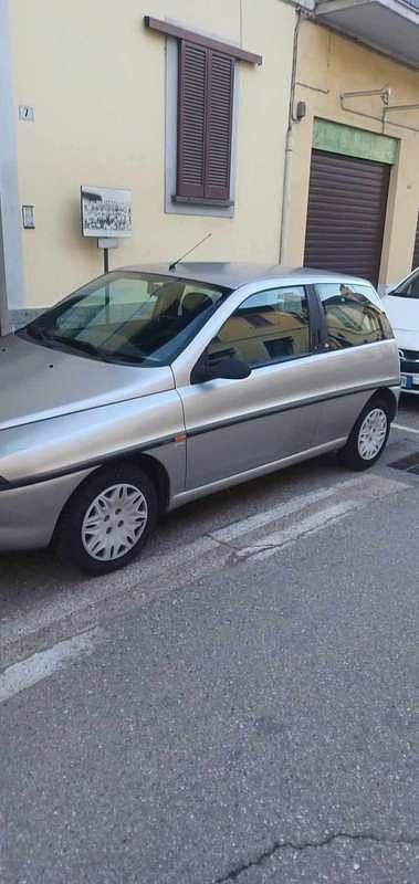 Usata Lancia Ypsilon 54 CV (39 kW) 1999 Grigio Utilitaria