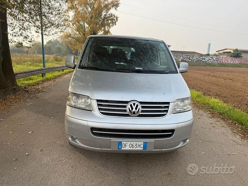 Usata VW Caravelle 2007 Grigio Monovolume