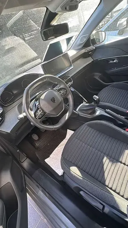 Usata Peugeot 208 Active 101 CV (74 kW) 2024 Grigio Utilitaria