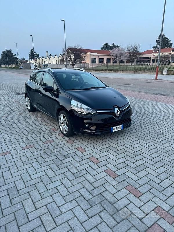 Usata Renault Clio GrandTour Zen 90 CV (66 kW) 2018 Nero Station wagon