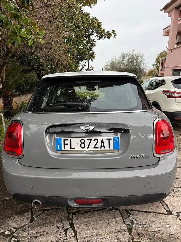Usata Mini Cooper 116 CV (85 kW) 2017 Grigio Utilitaria