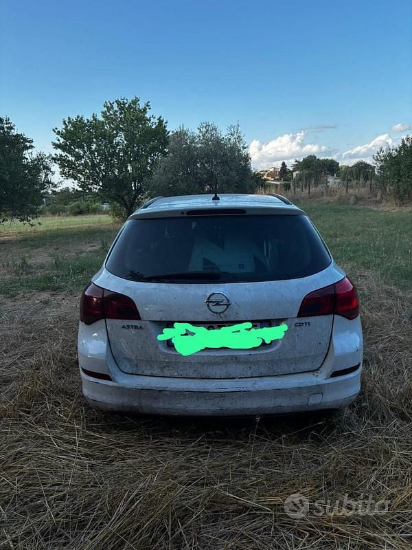 Usata Opel Astra 2011 Bianco Station wagon