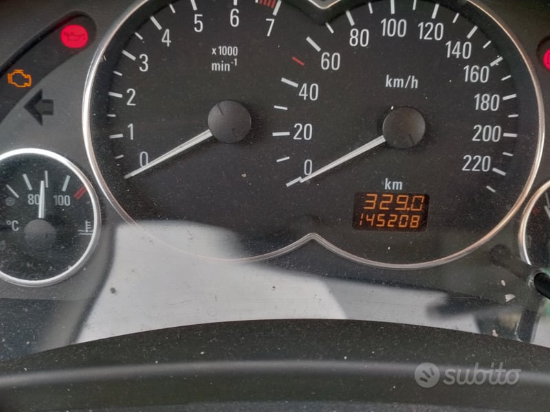 Usato 2004 Opel Meriva 1.4 Benzin 90 CV (2.500 €)