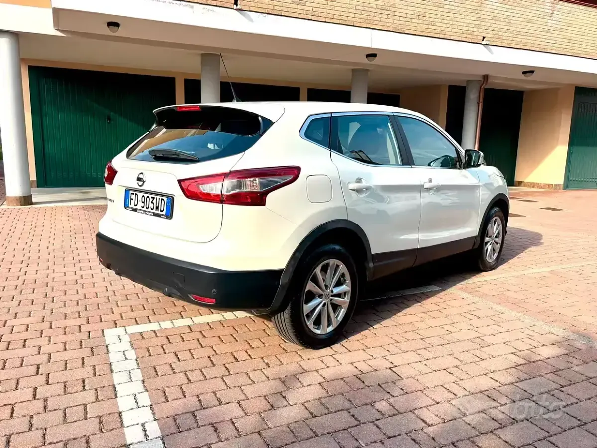 Usata Nissan Qashqai 116 CV (85 kW) 2016 Bianco SUV