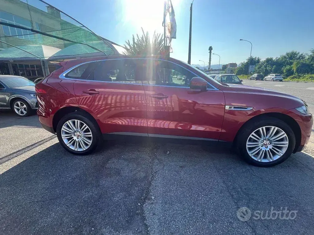 Usata Jaguar F-Pace Prestige 300 CV (220 kW) 2016 Rosso SUV
