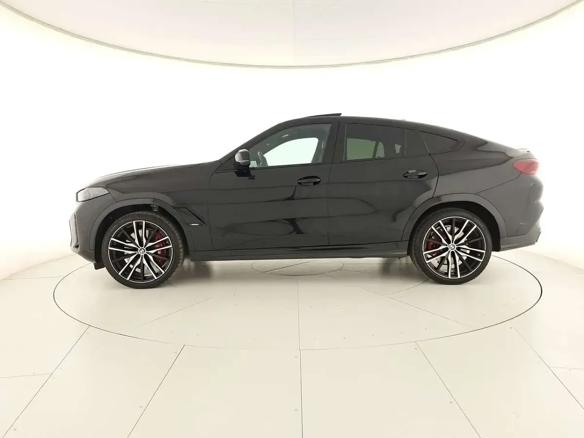 Usata BMW X6 M Sport 530 CV (389 kW) 2024 Nero metallizzato SUV