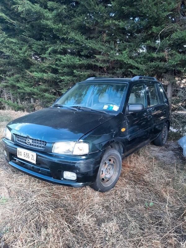 Usata Mazda Demio 72 CV (52 kW) 1998 Verde Utilitaria