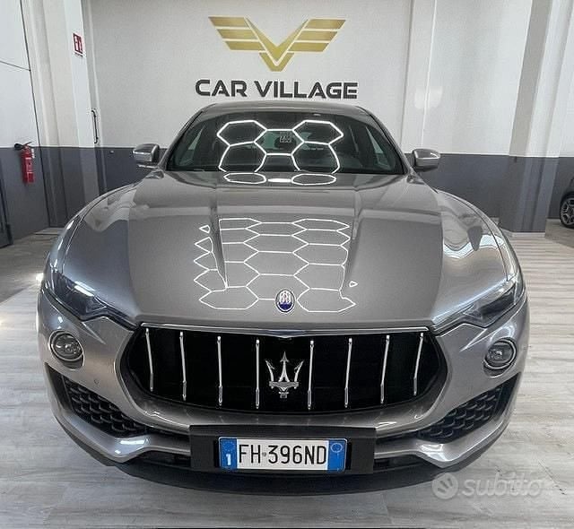Usata Maserati Levante GranLusso 250 CV (183 kW) 2017 Grigio SUV