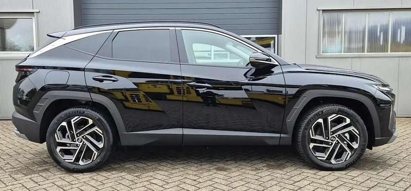 Nuova Hyundai Tucson 215 CV (158 kW) 2025 Abyss black SUV