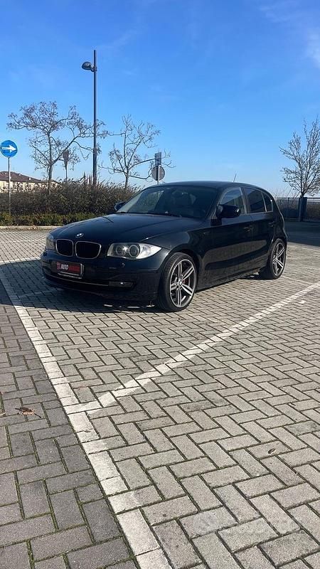 Usata BMW 120 177 CV (130 kW) 2010 Nero Utilitaria