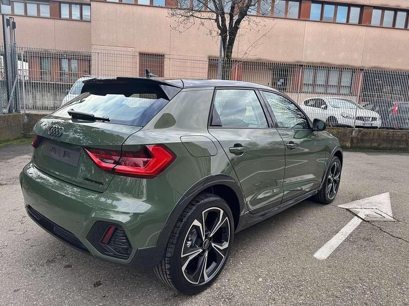 Nuova Audi A1 Ambiente 116 CV (85 kW) 2026 Verde SUV