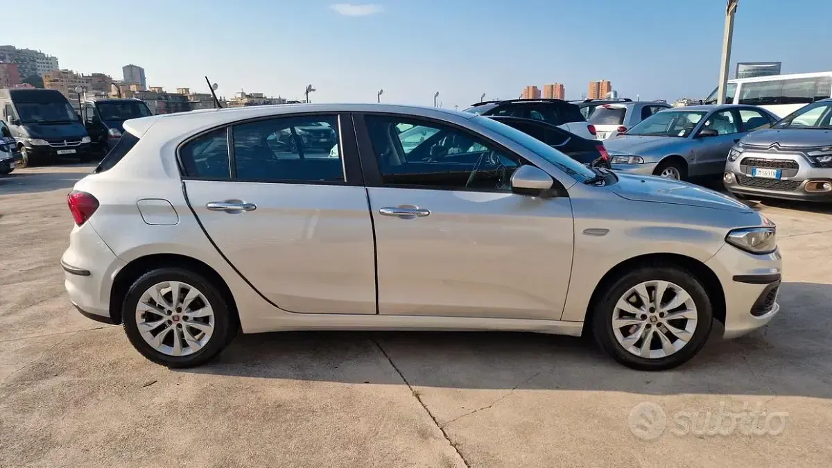 Usata Fiat Tipo Lounge 120 CV (88 kW) 2019 Argento Berlina