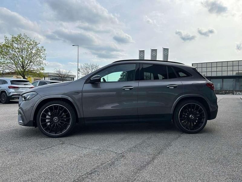 Nuova Mercedes GLA35 AMG AMG 306 CV (225 kW) 2025 Grigio montagna SUV