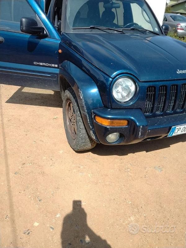 Usata Jeep Cherokee 116 CV (85 kW) 2004 SUV