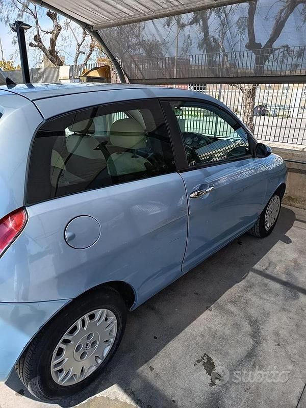 Usata Lancia Ypsilon 80 CV (58 kW) 2004 Utilitaria
