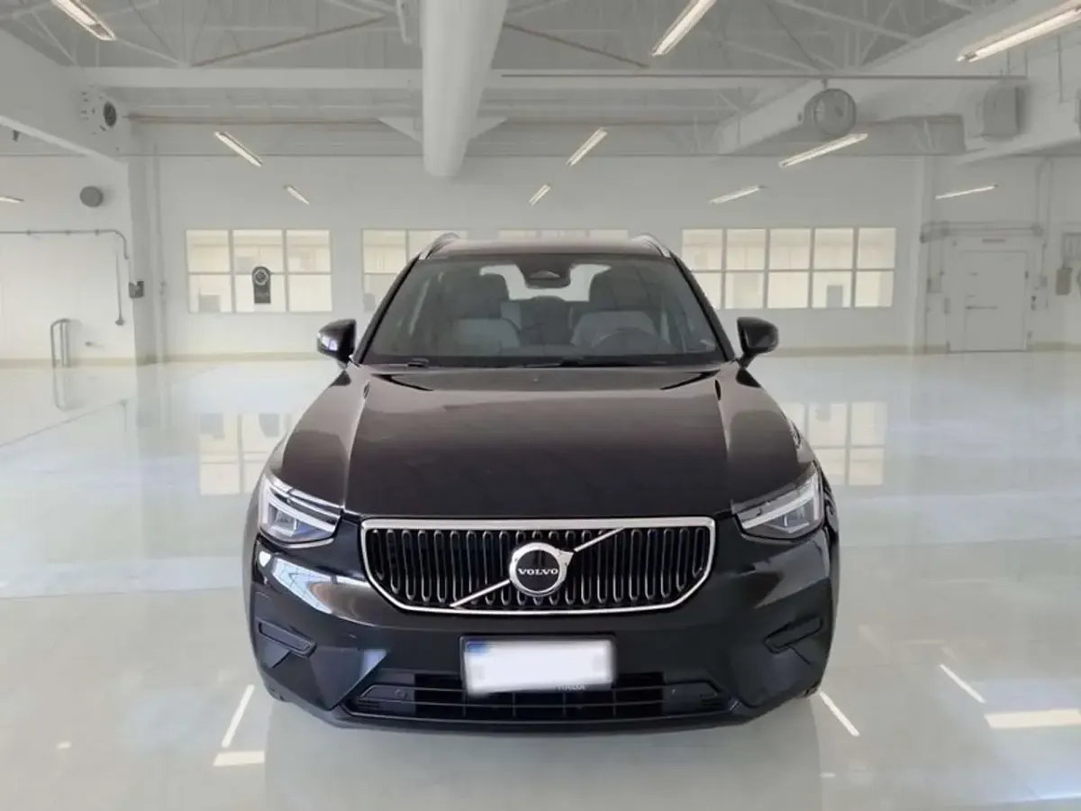 Usata Volvo XC40 Core 163 CV (119 kW) 2024 Nero SUV