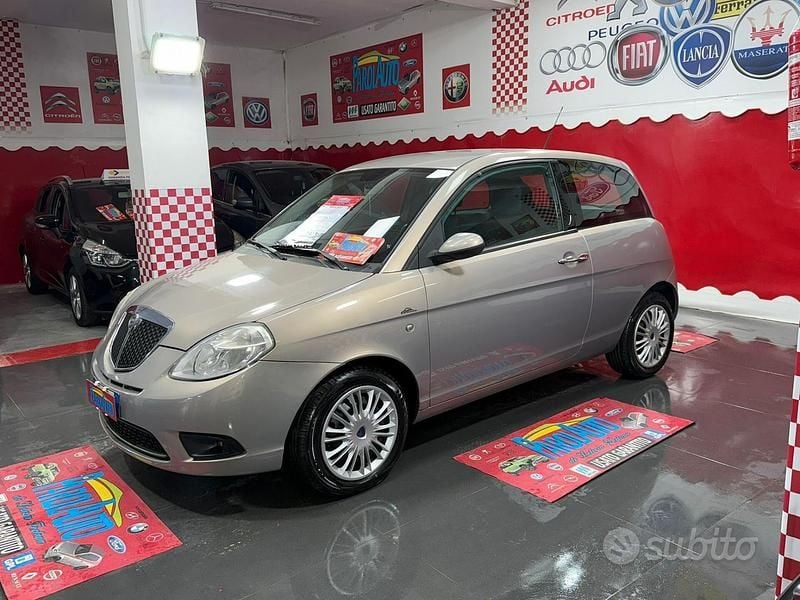 Usata Lancia Ypsilon 60 CV (44 kW) 2009 Grigio Utilitaria