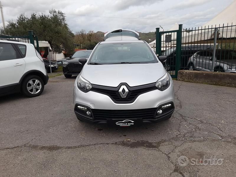 Usata Renault Captur 90 CV (66 kW) 2015 Grigio SUV