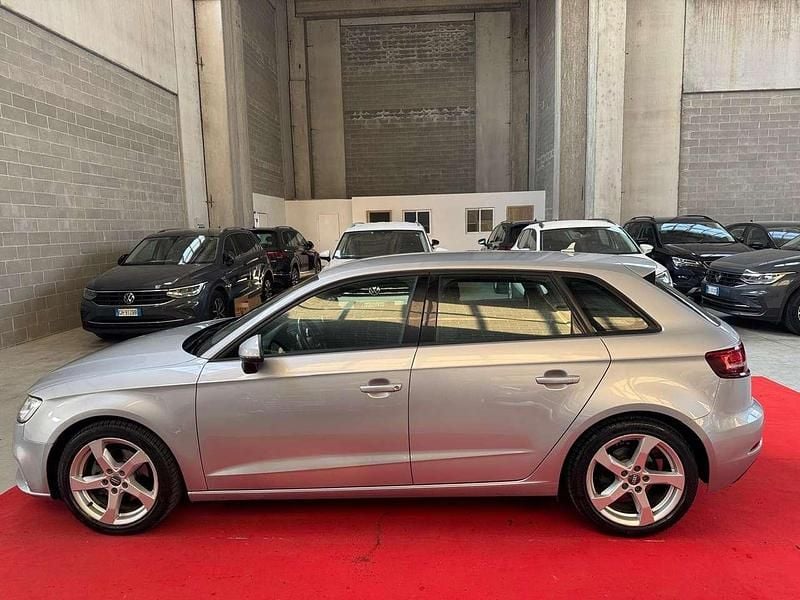 Begagnad Audi A3 Ambiente 150 HK (110 kW) 2017 Silver Sedan