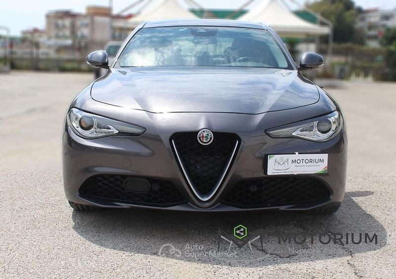 Usata Alfa Romeo Giulia 190 CV (139 kW) 2020 Gray Berlina