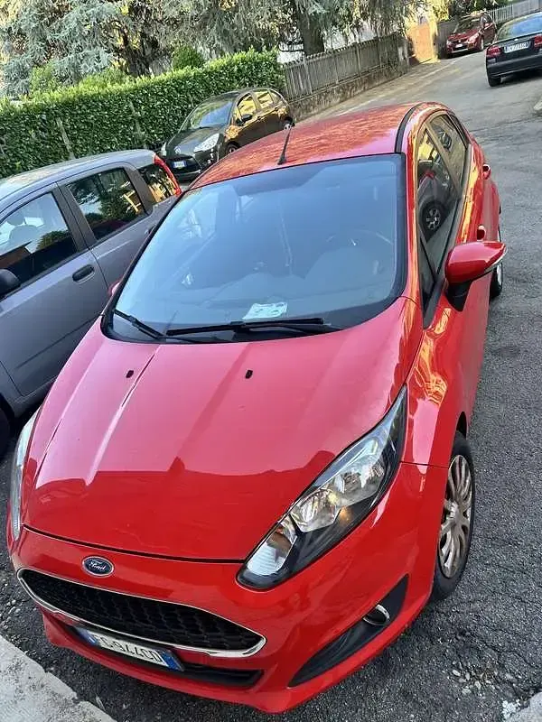 Usata Ford Fiesta Business Edition 95 CV (69 kW) 2016 Rosso Utilitaria