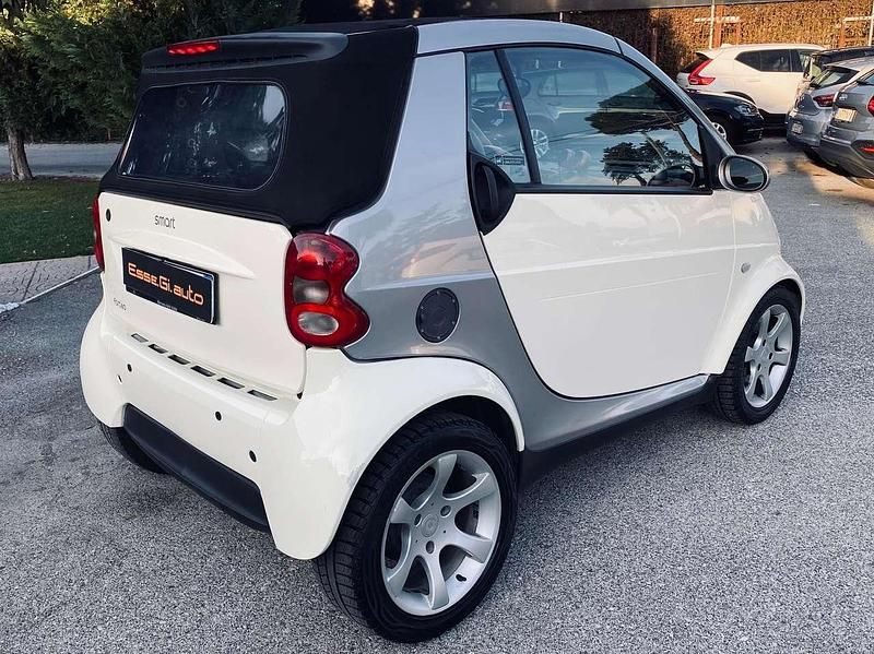 Usata Smart ForTwo Cabrio Pulse 61 CV (44 kW) 2005 Bianco Cabrio