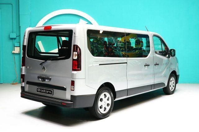 Usata Renault Trafic 150 CV (110 kW) 2024 Argento Monovolume