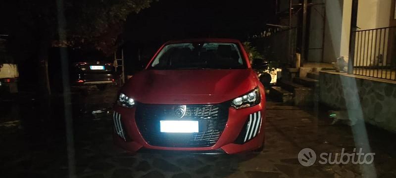 Usata Peugeot 208 2024 Rosso Utilitaria