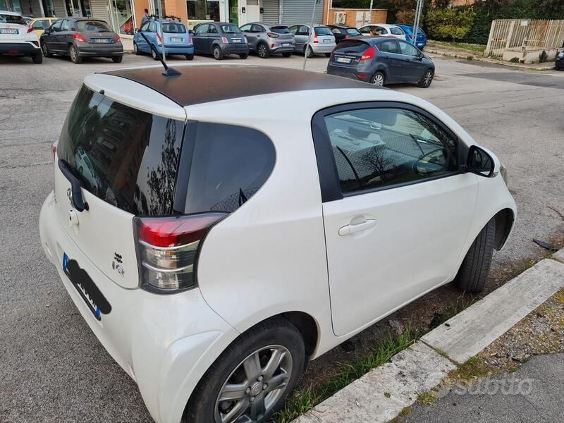 Usata Toyota iQ 2009 Bianco Utilitaria