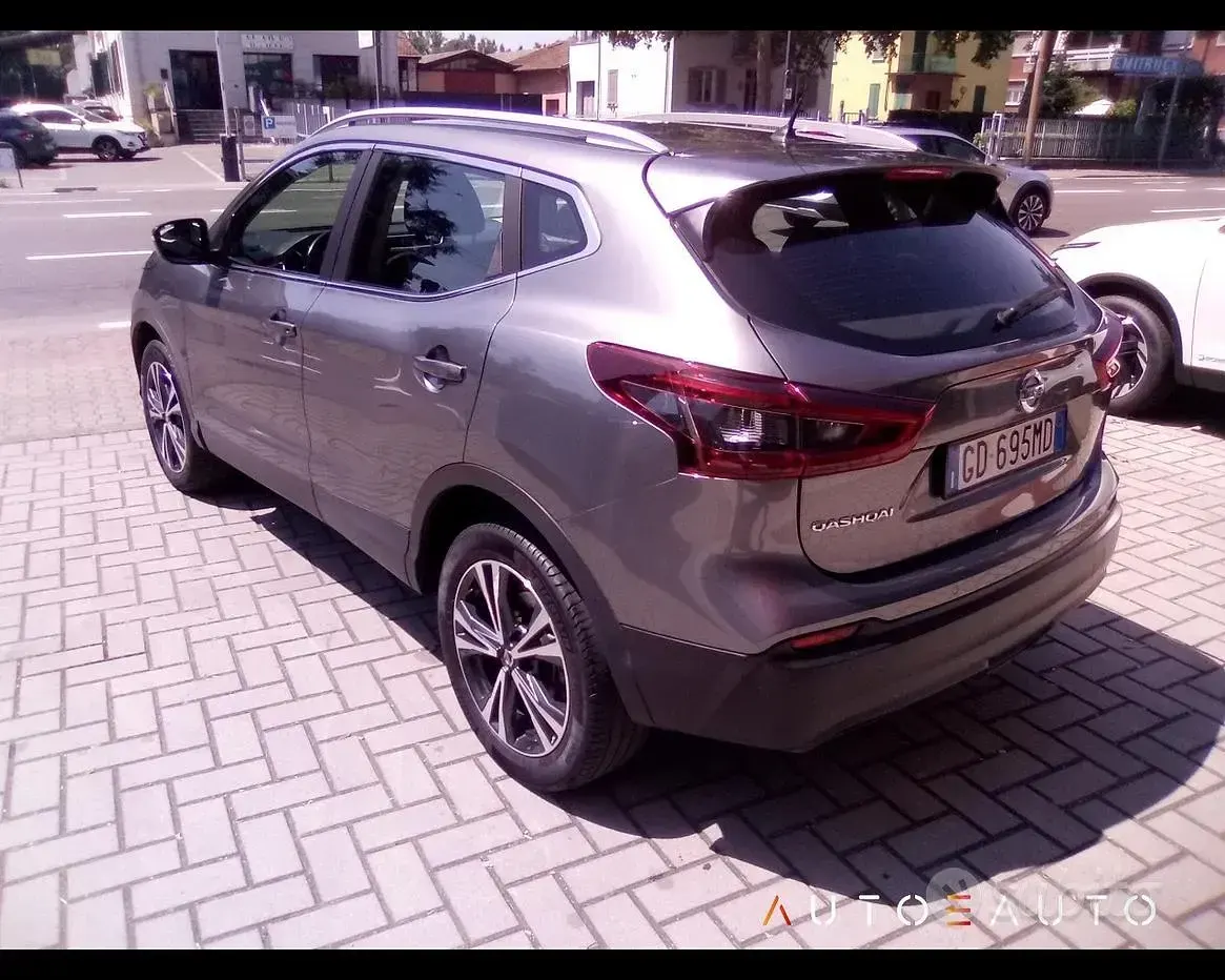Usata Nissan Qashqai Acenta Premium 140 CV (102 kW) 2021 Grigio SUV