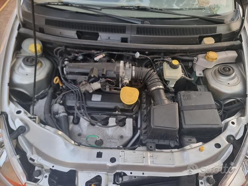 Usata Ford Ka Collection 60 CV (44 kW) 1999 Grigio Utilitaria