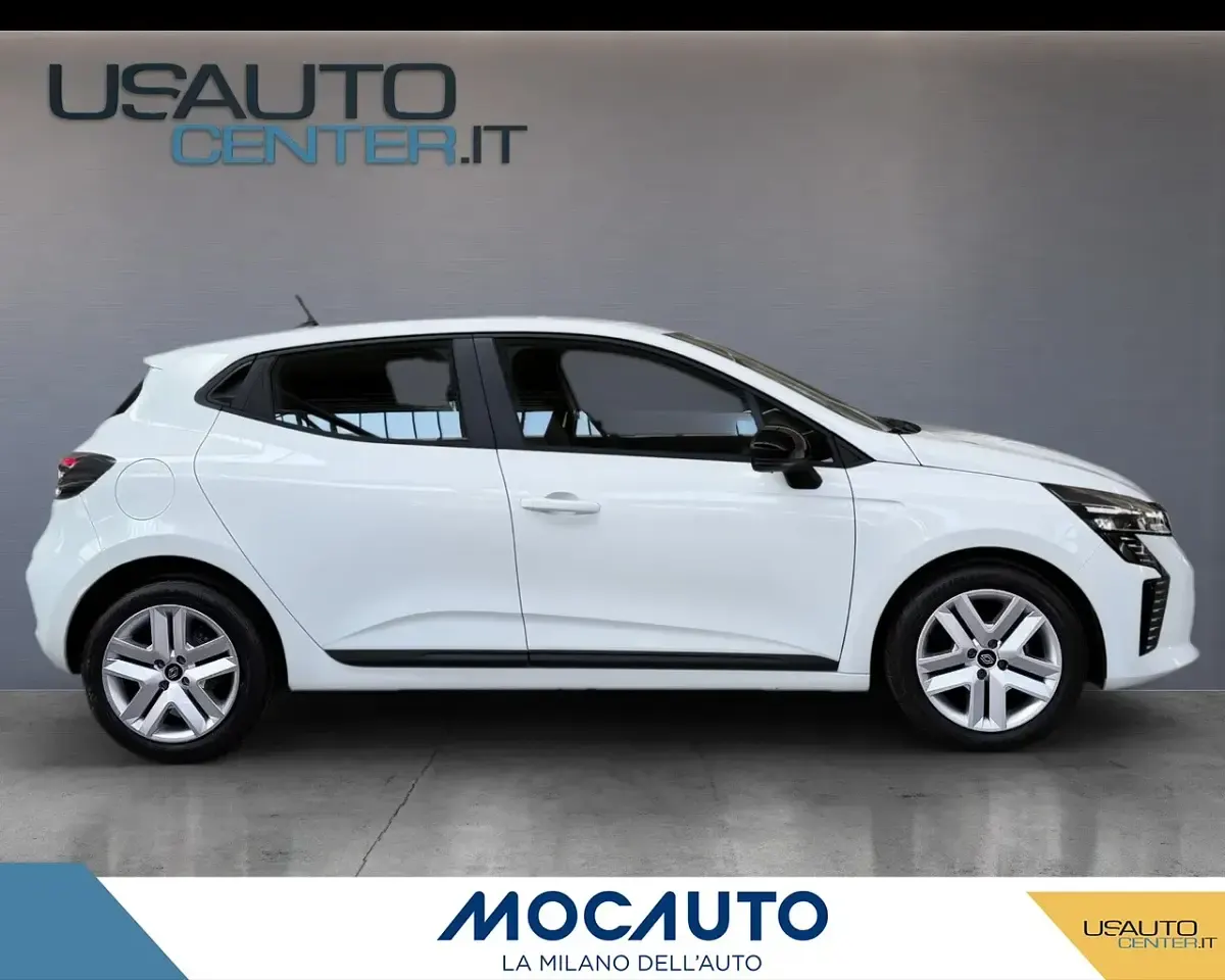 Usata Renault Clio V Evolution 67 CV (49 kW) 2025 Colore bianco Berlina