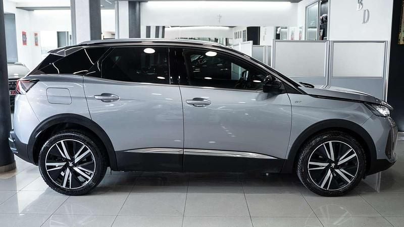 Usata Peugeot 3008 GT 131 CV (96 kW) 2022 Argento metallizzato SUV