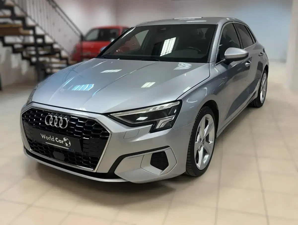 Usata Audi A3 Advanced 150 CV (110 kW) 2024 Argento Berlina