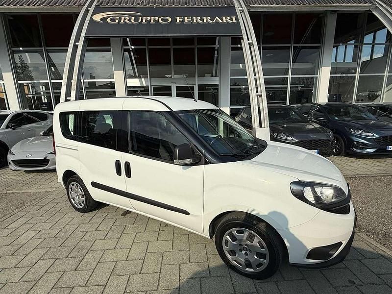 Usata Fiat Doblò Easy 120 CV (88 kW) 2018 Bianco Monovolume