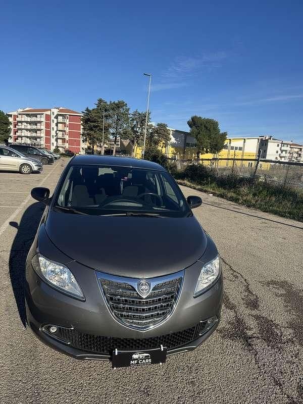 Usata Lancia Ypsilon Gold 69 CV (50 kW) 2015 Utilitaria
