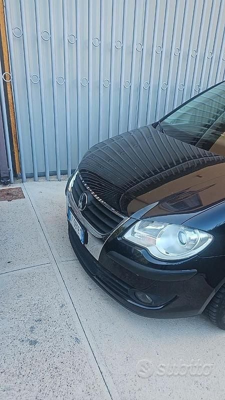 Begagnad VW Touran 102 HK (75 kW) 2009 Svart Minibuss
