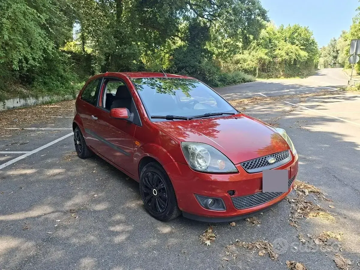 Usata Ford Fiesta 75 CV (55 kW) 2006 Utilitaria