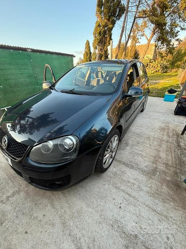 Usata VW Golf VI 102 CV (75 kW) 2008 Blu Utilitaria