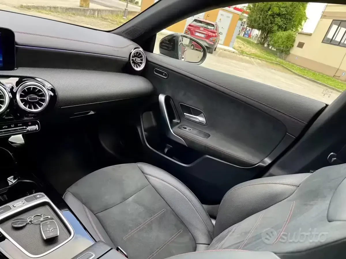 Usata Mercedes CLA200 AMG 122 CV (89 kW) 2024 Grigio Coupé